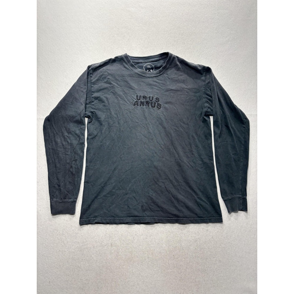 Unus Annus Shirt Mens Medium Gray Embroidered Skull Long Sleeve Graphic Tee